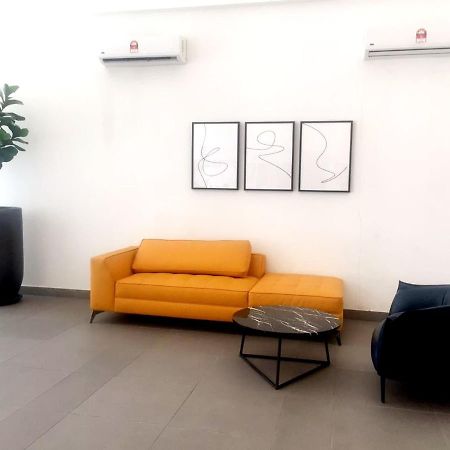 Del'S Guesthouse @ Southville Same Level With Pool Fits 8 بانغي المظهر الخارجي الصورة