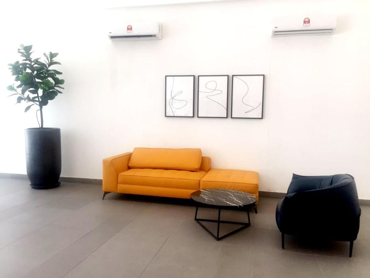 Del'S Guesthouse @ Southville Same Level With Pool Fits 8 بانغي المظهر الخارجي الصورة