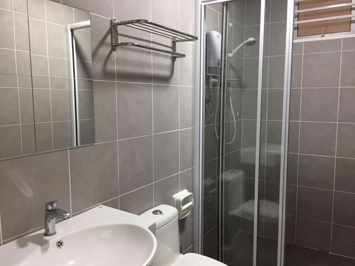 Del'S Guesthouse @ Southville Same Level With Pool Fits 8 بانغي المظهر الخارجي الصورة